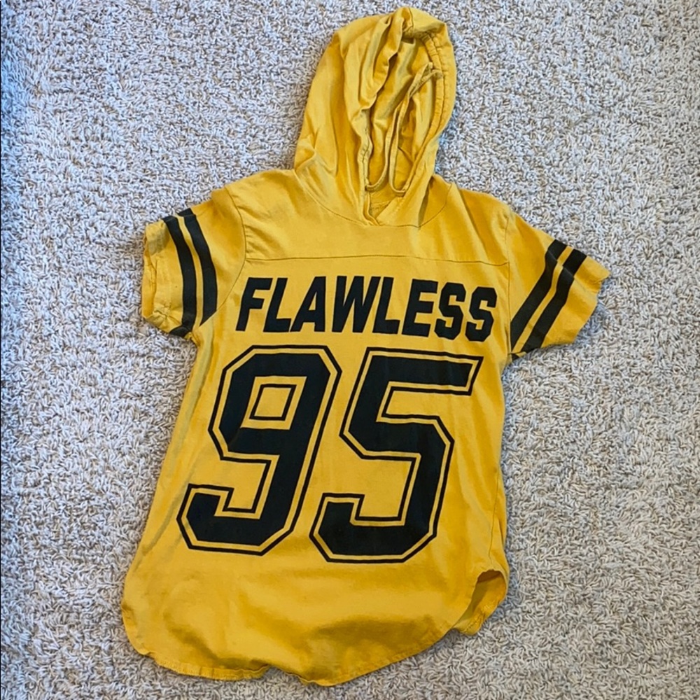 Hooded shirt